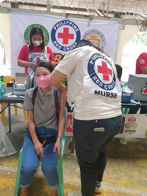 red cross boni|PH Red Cross 'Bakuna' Center opens walk.